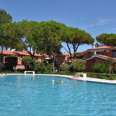 Villaggio Euro Residence Club Бибионе Екстериор снимка