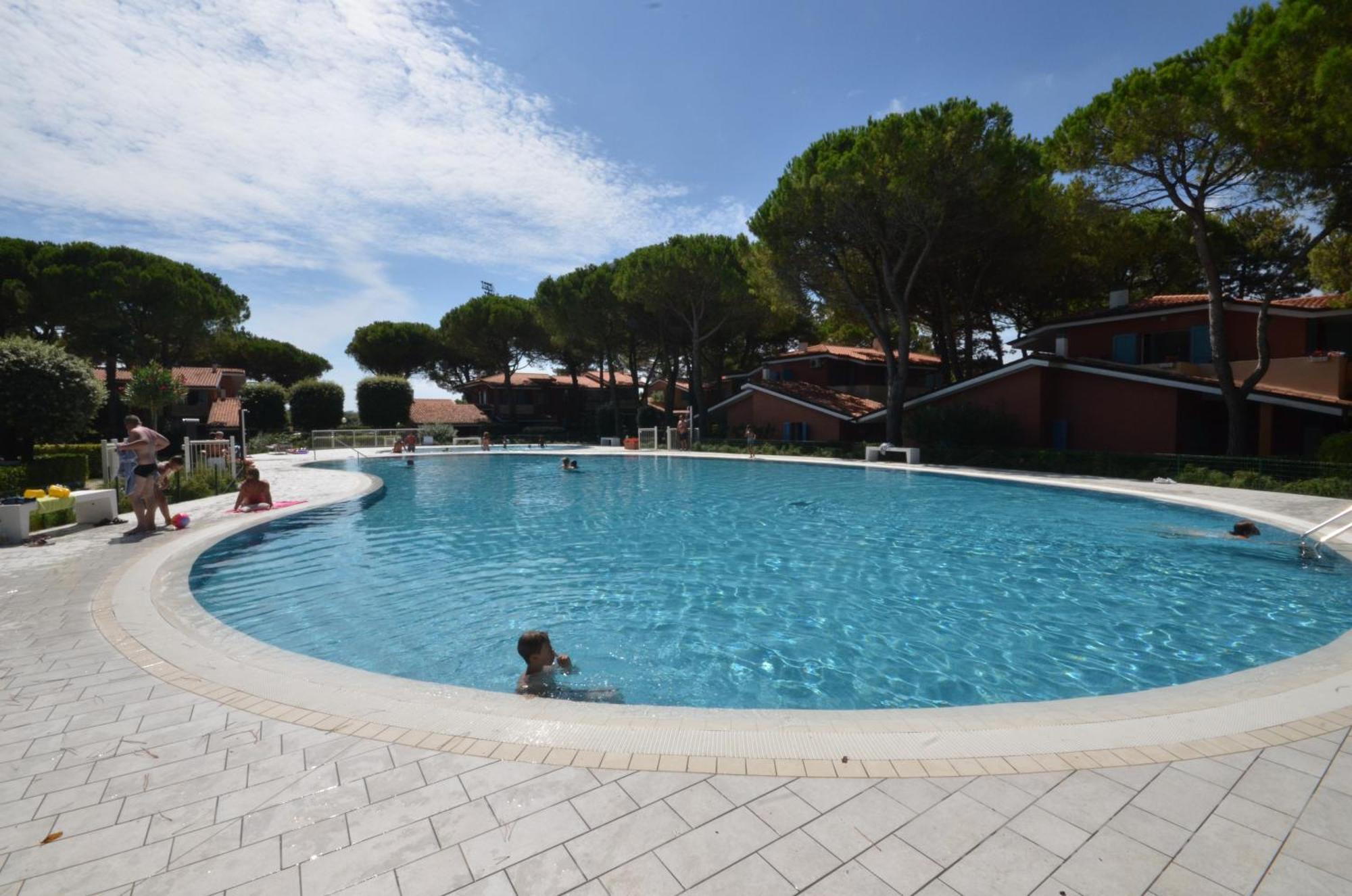 Villaggio Euro Residence Club Бибионе Екстериор снимка